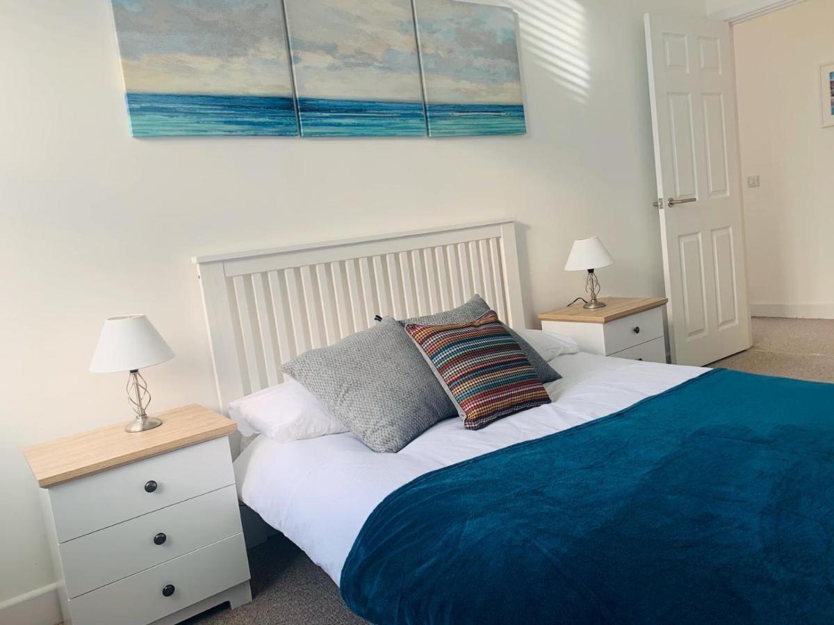 Ferry House Apartment Пемброук Док Екстериор снимка